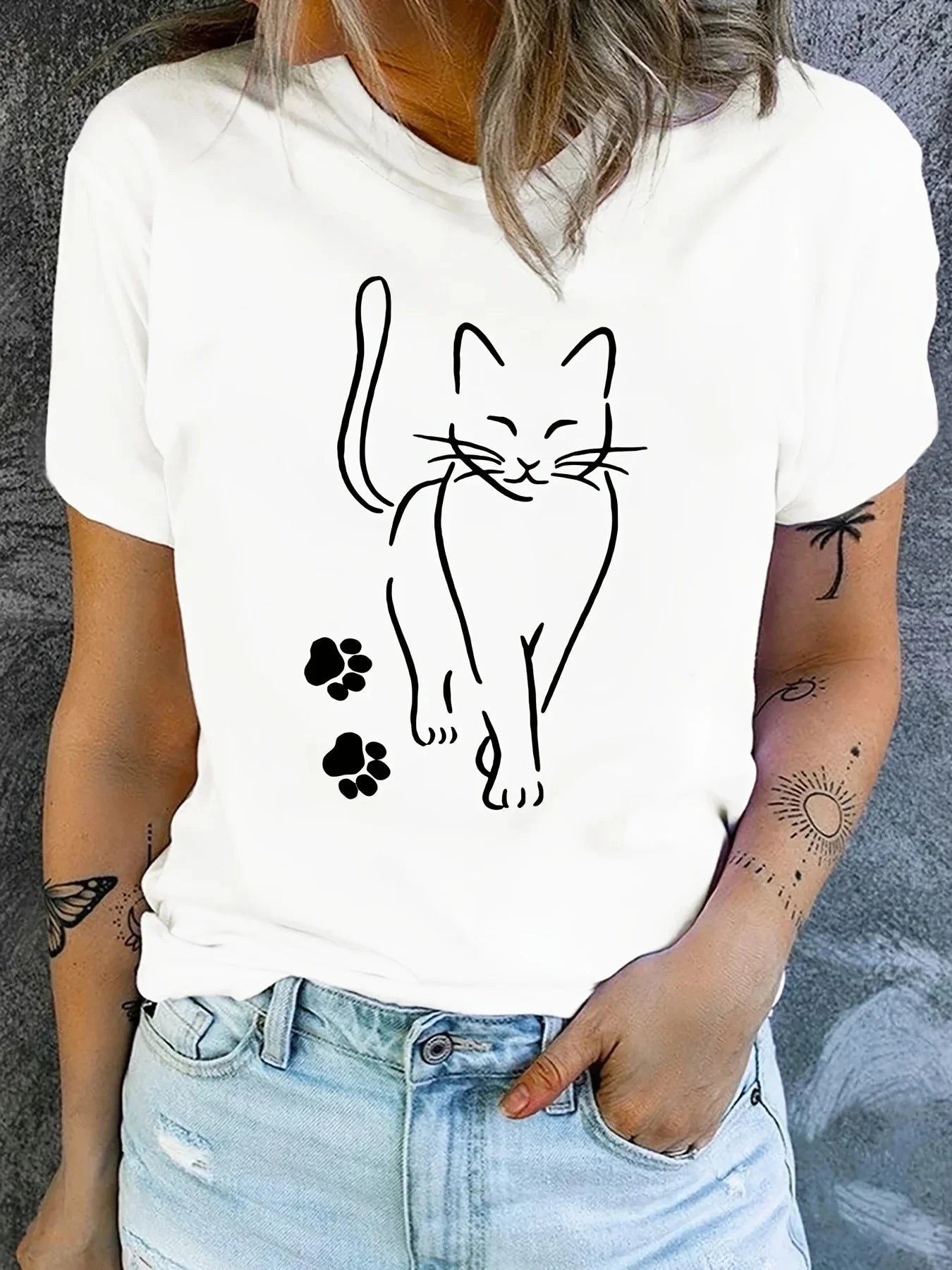 Women's Cat Printed Round Neck Loose T-shirt with Simple Lines Cat Plus Size Comfortable and Casual Black Short Sleeved Top